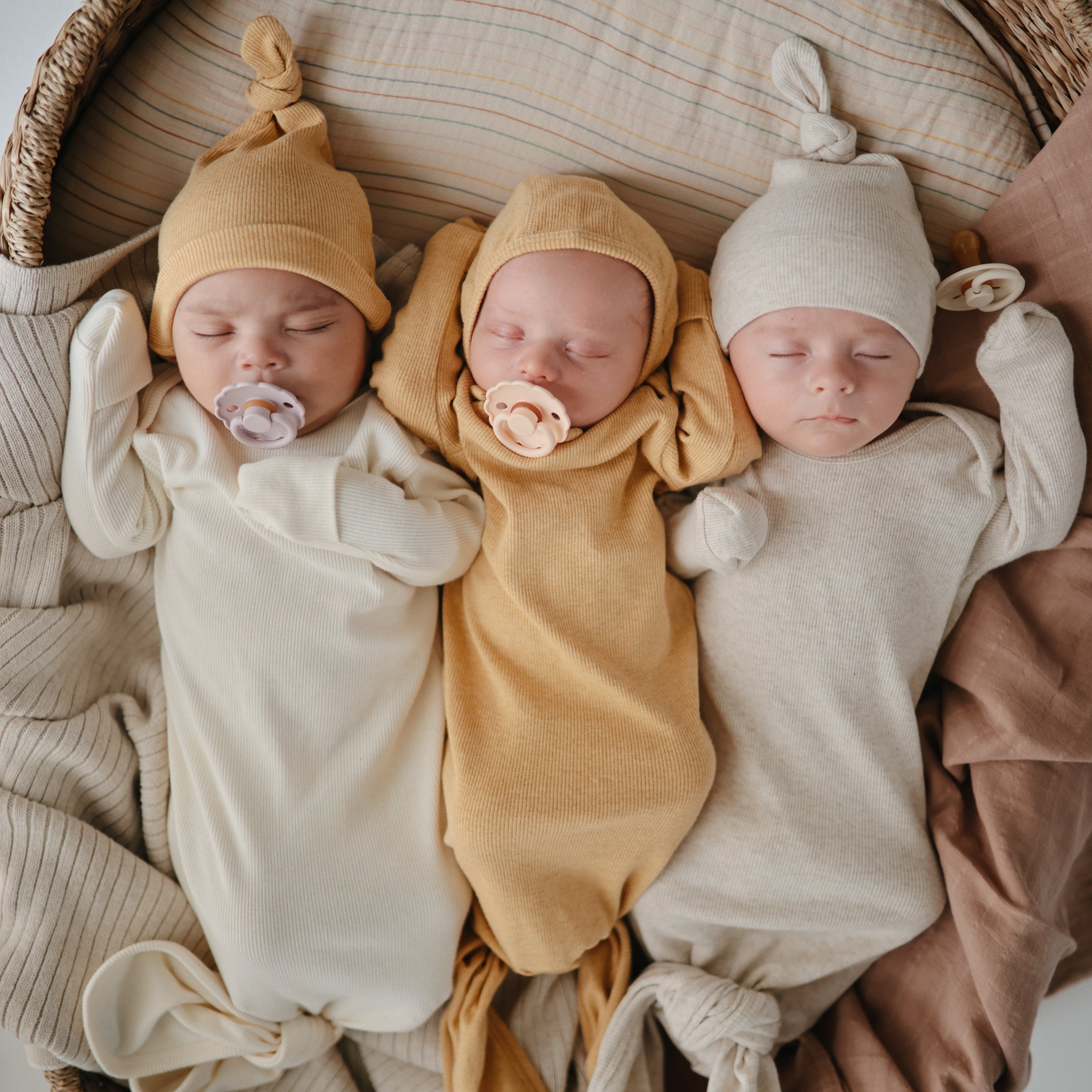 FRIGG Daisy Natural Rubber Pacifier 2 - Pack - Tenth & Pine - FRIGG PACIFIERS - 6 - 18 months - Pink Cream/Poppy