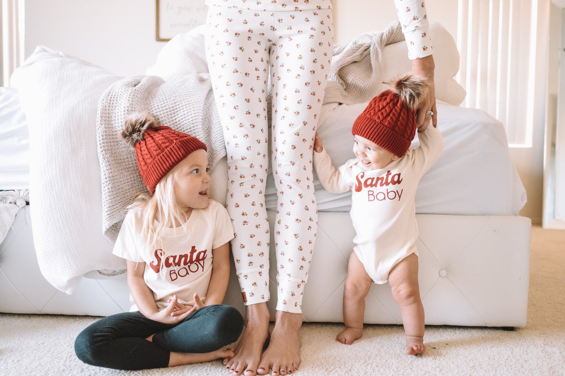 Baby Santa Baby Graphic Long Sleeve Organic Bodysuit - Tenth & Pine - Long Sleeve Onesie - 0 - 3M