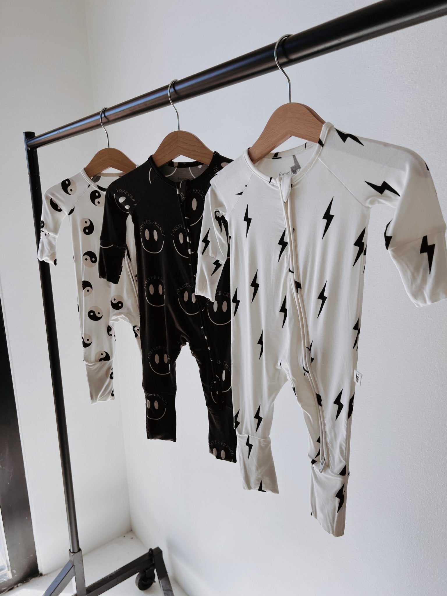 Bamboo Zip Pajamas | Black & White Yin Yang - Tenth & Pine - pajamas - Newborn