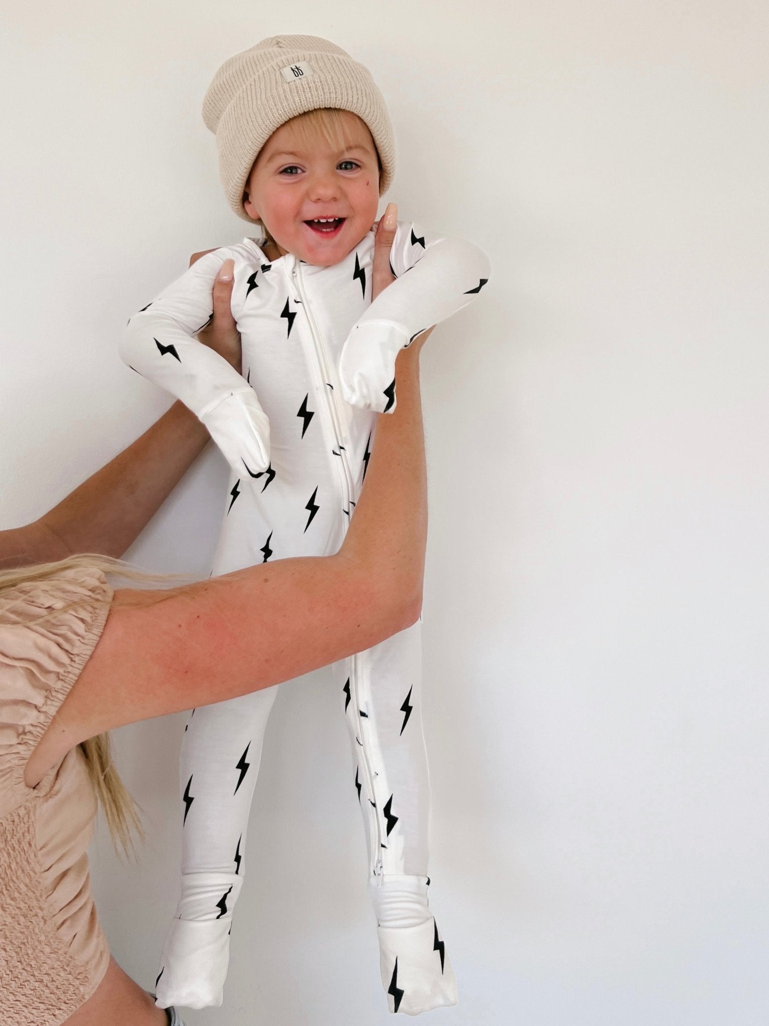 Bamboo Zip Pajamas | White & Black Lightning Bolt - Tenth & Pine - Newborn