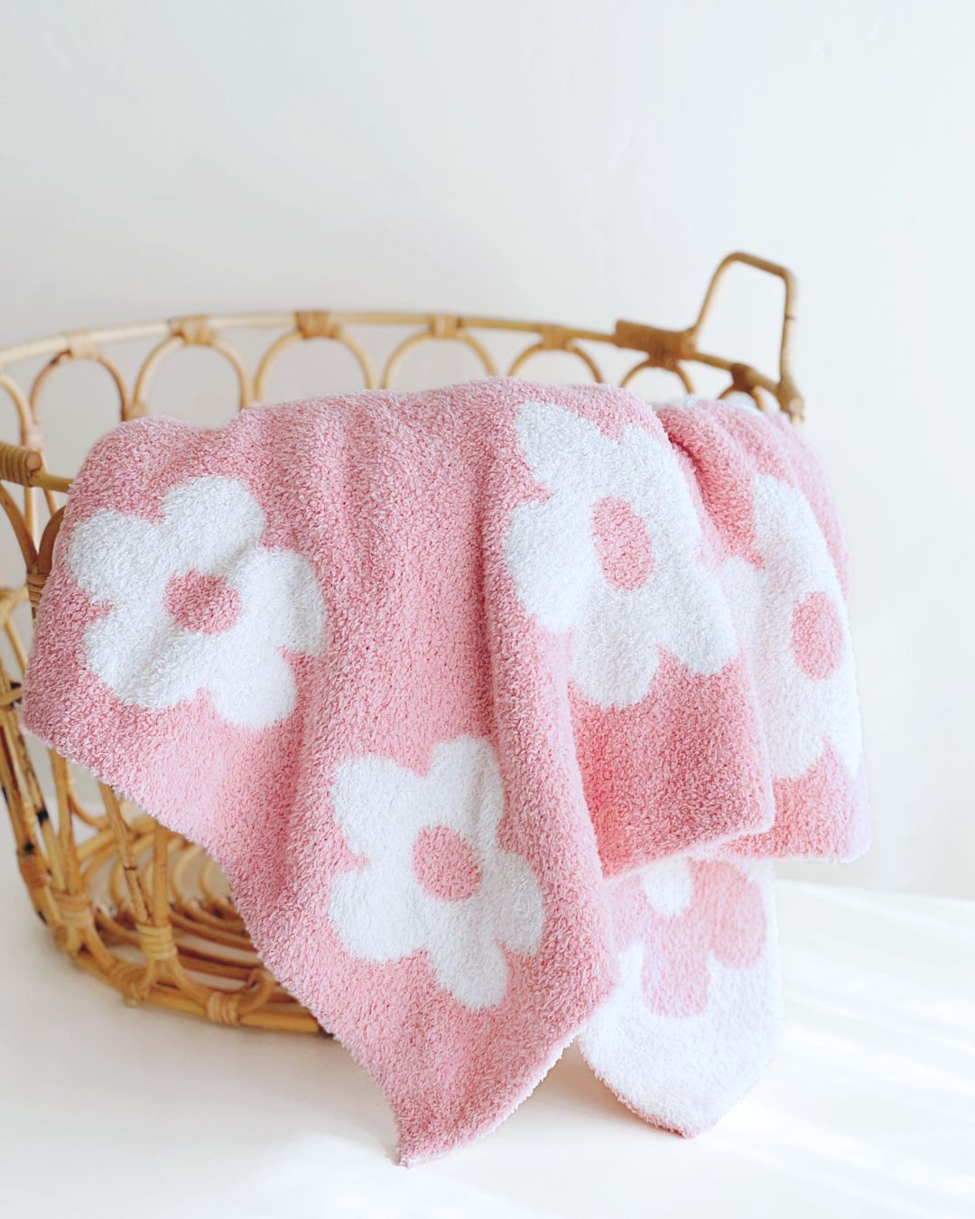 Daisy Fuzzy Blanket | Pink - Tenth & Pine - Plush Blanket -