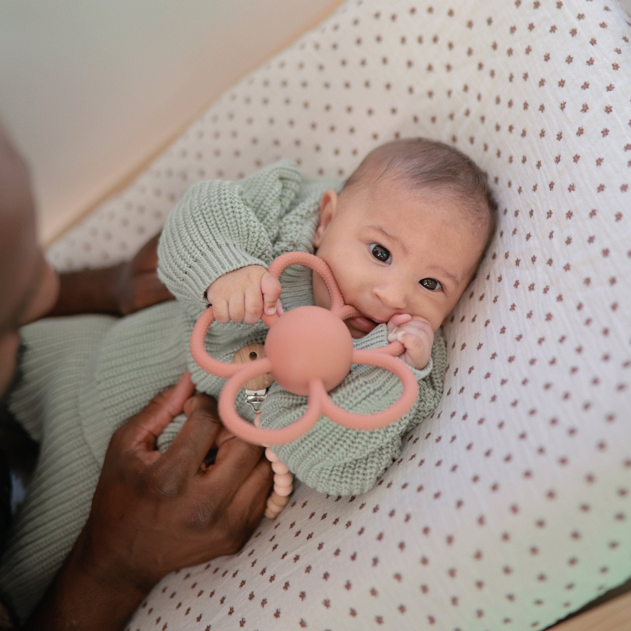 Daisy Rattle Teether - Tenth & Pine - toys - Dusty Rose