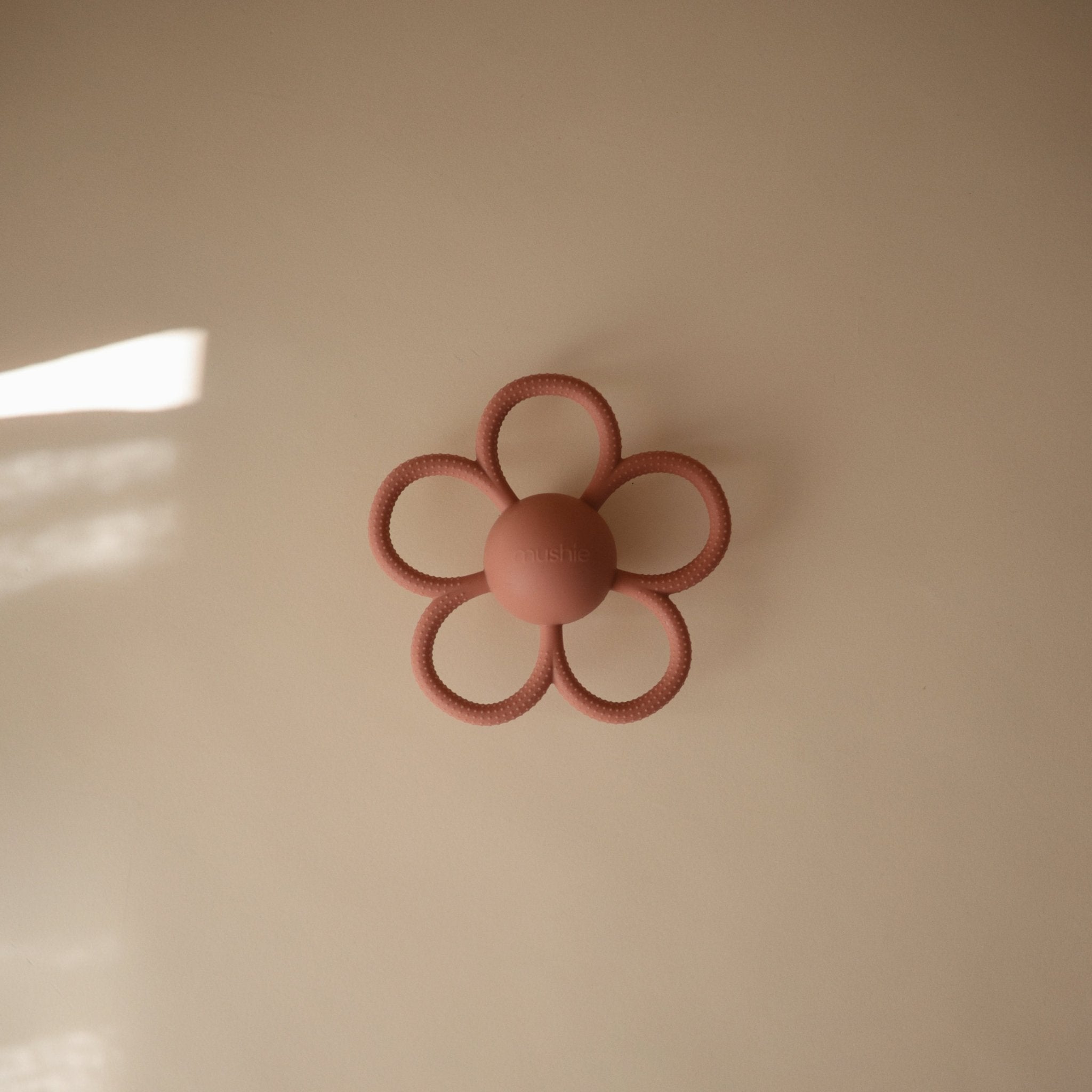 Daisy Rattle Teether - Tenth & Pine - toys - Dusty Rose
