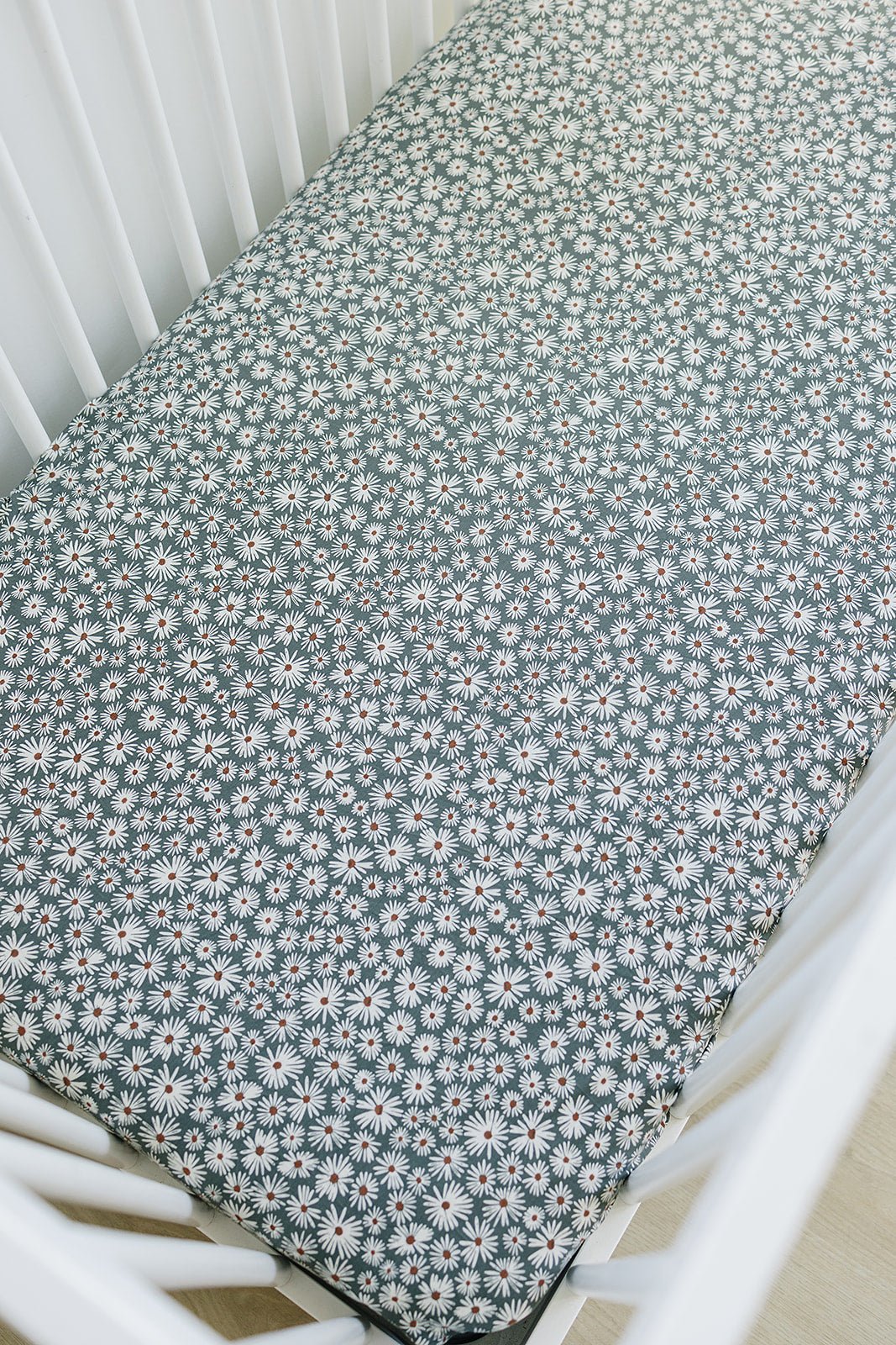 Dark Green Daisy Bamboo Stretch Crib Sheet - Tenth & Pine -