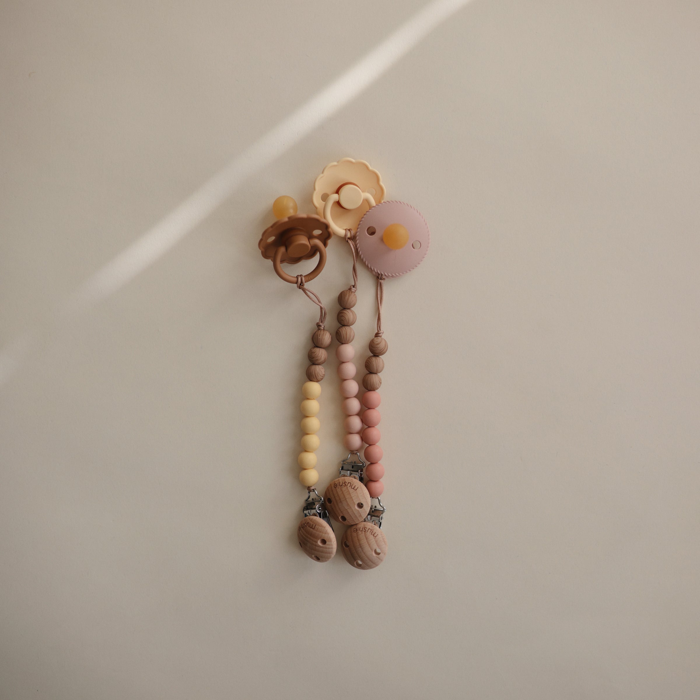 FRIGG Daisy Natural Rubber Pacifier 2 - Pack - Tenth & Pine - FRIGG PACIFIERS - 6 - 18 months - Pink Cream/Poppy