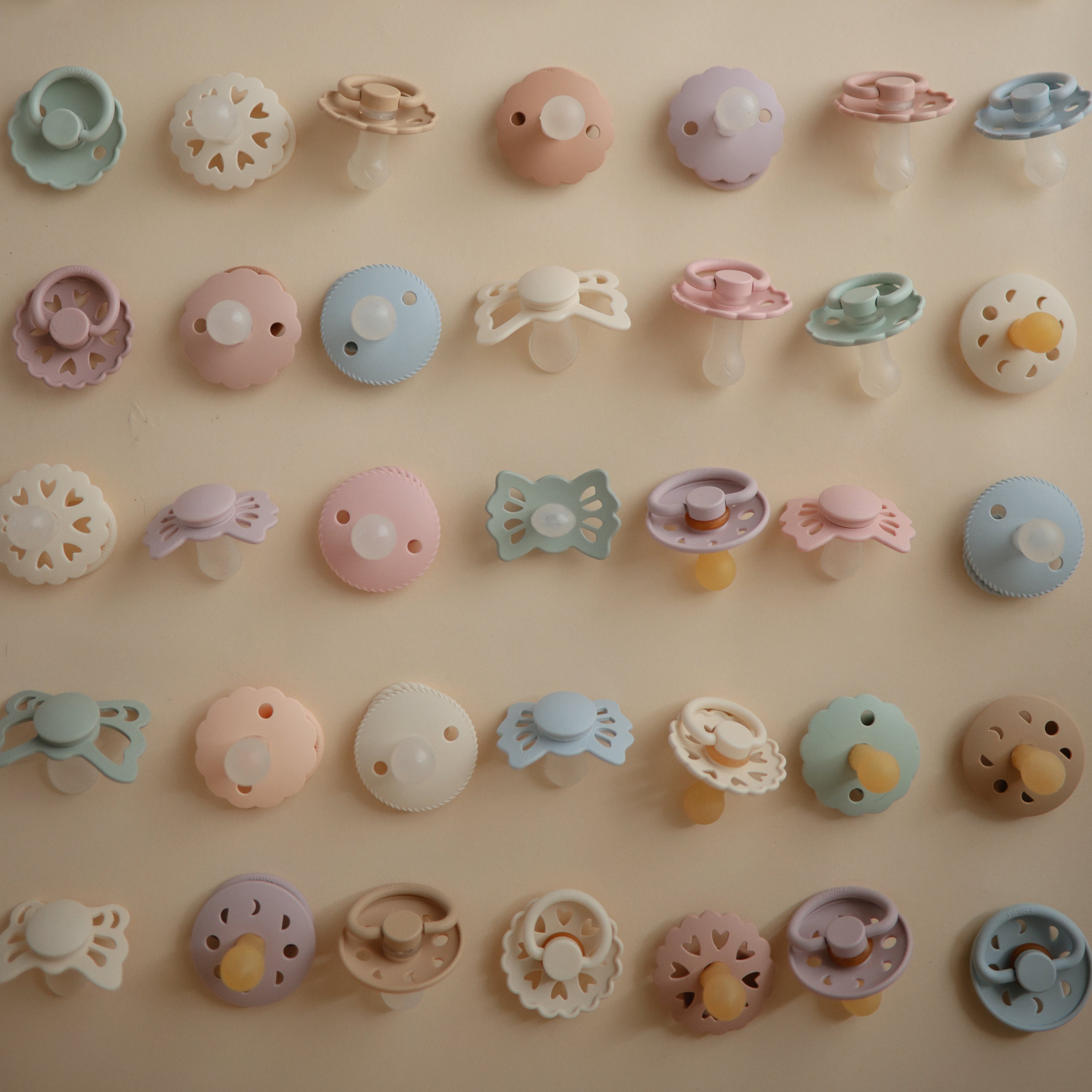 FRIGG Andersen Fairytale Natural Rubber Pacifier 2 - Pack - Tenth & Pine - FRIGG PACIFIERS - 6 - 18 months - Twilight Mauve/Primrose