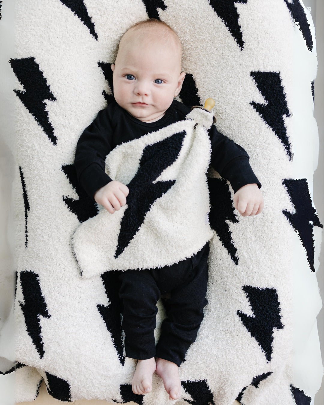 Lightning Bolt Fuzzy Blanket | Black - Tenth & Pine - Plush Blanket -