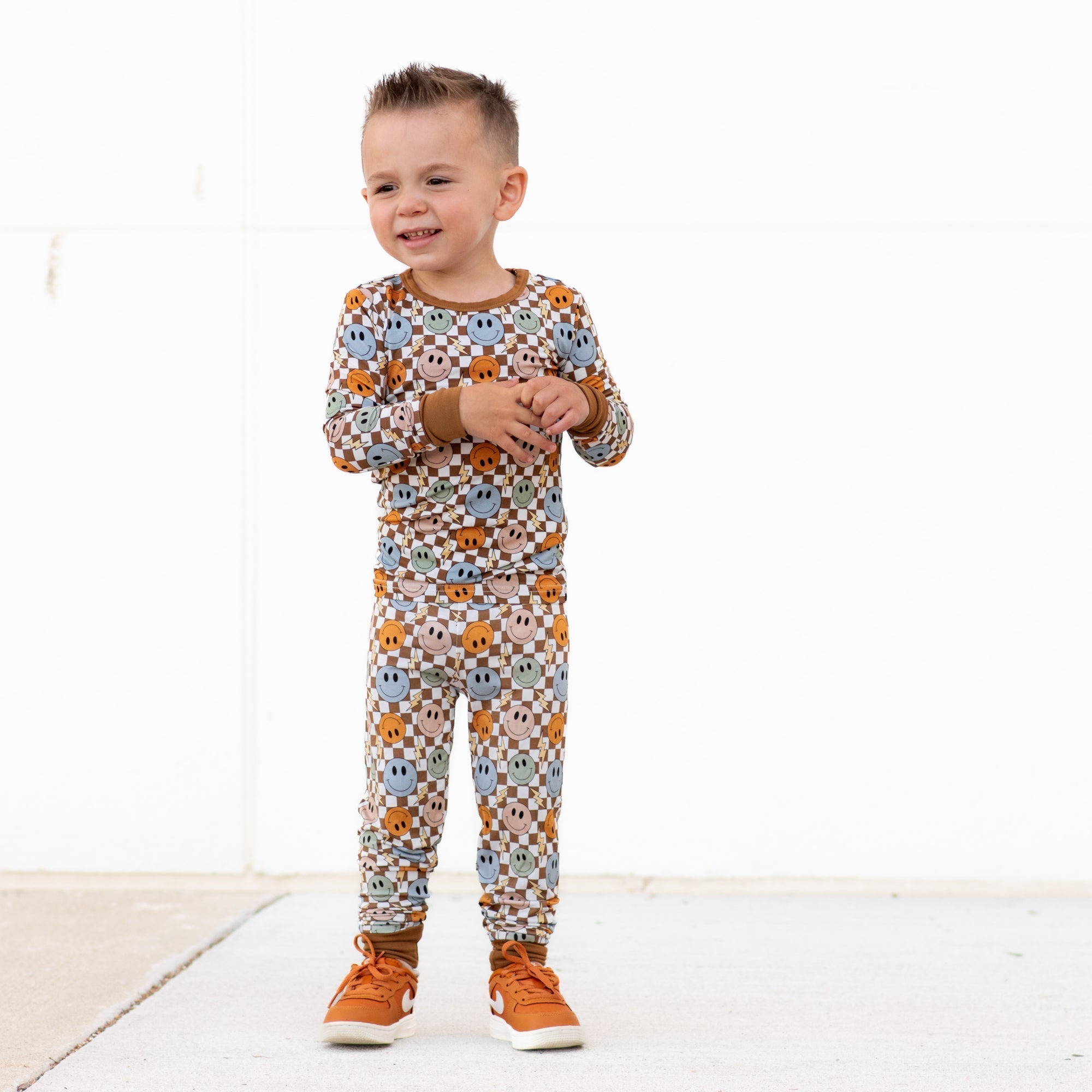 LONG SLEEVE 2 PIECE SETS - Beige Happy Smiles - Tenth & Pine - Bamboo 2 Piece PJ - 12/18m