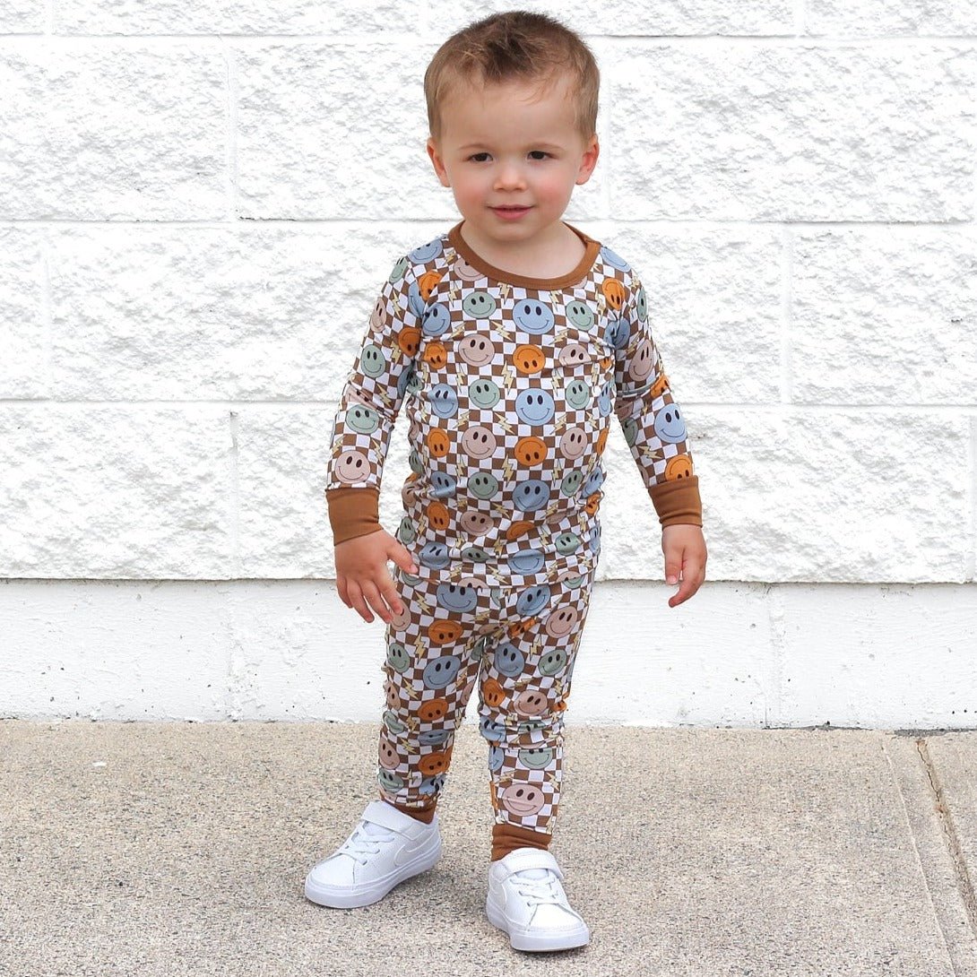 LONG SLEEVE 2 PIECE SETS - Beige Happy Smiles - Tenth & Pine - Bamboo 2 Piece PJ - 12/18m