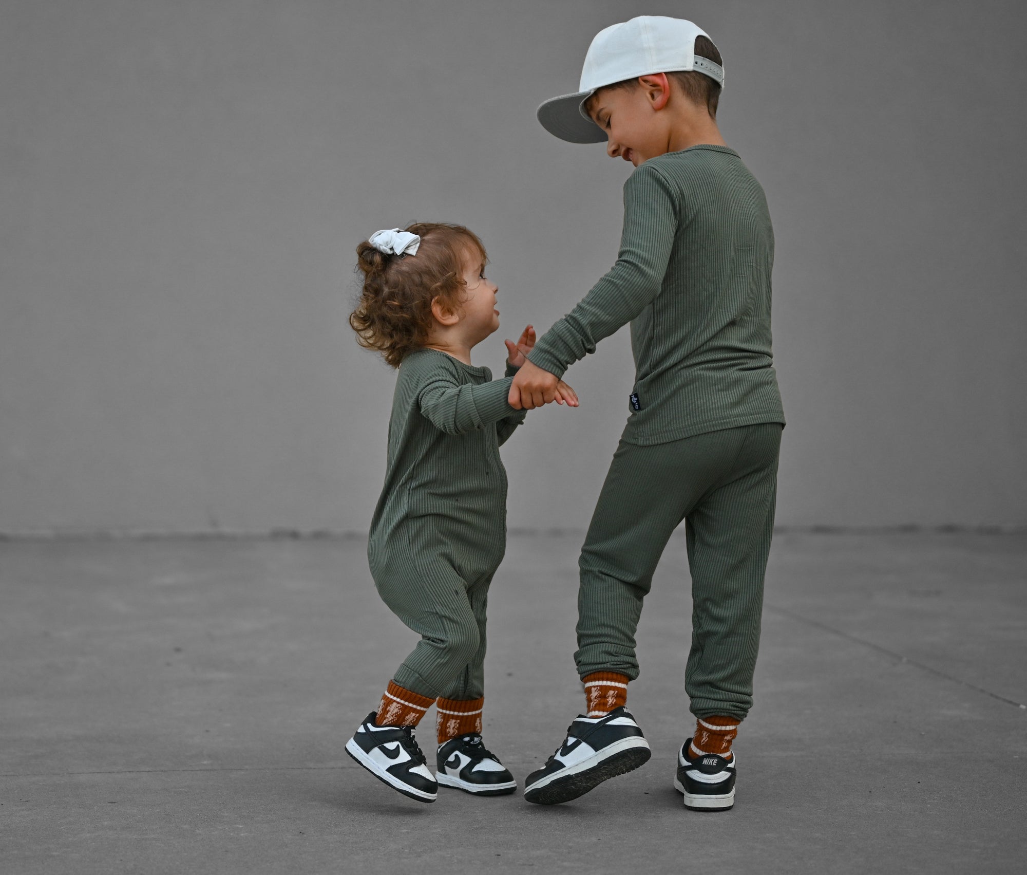 LONG SLEEVE 2 PIECE SETS - Moss Ribbed - Tenth & Pine - Bamboo 2 Piece PJ - RIB - 12/18m