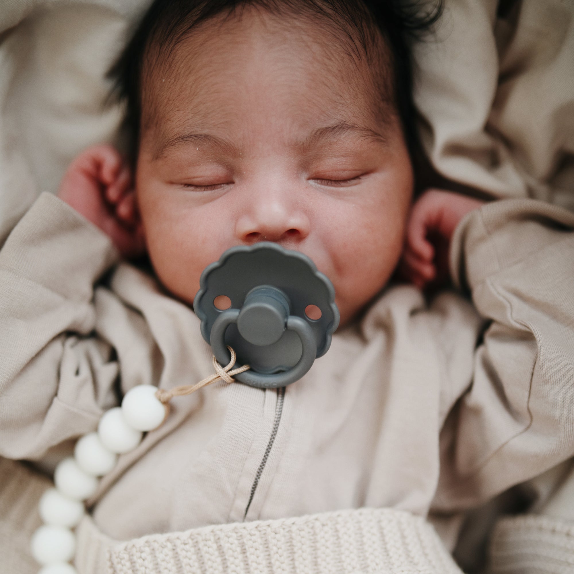 FRIGG Daisy Natural Rubber Pacifier 2 - Pack - Tenth & Pine - FRIGG PACIFIERS - 6 - 18 months - Pink Cream/Poppy