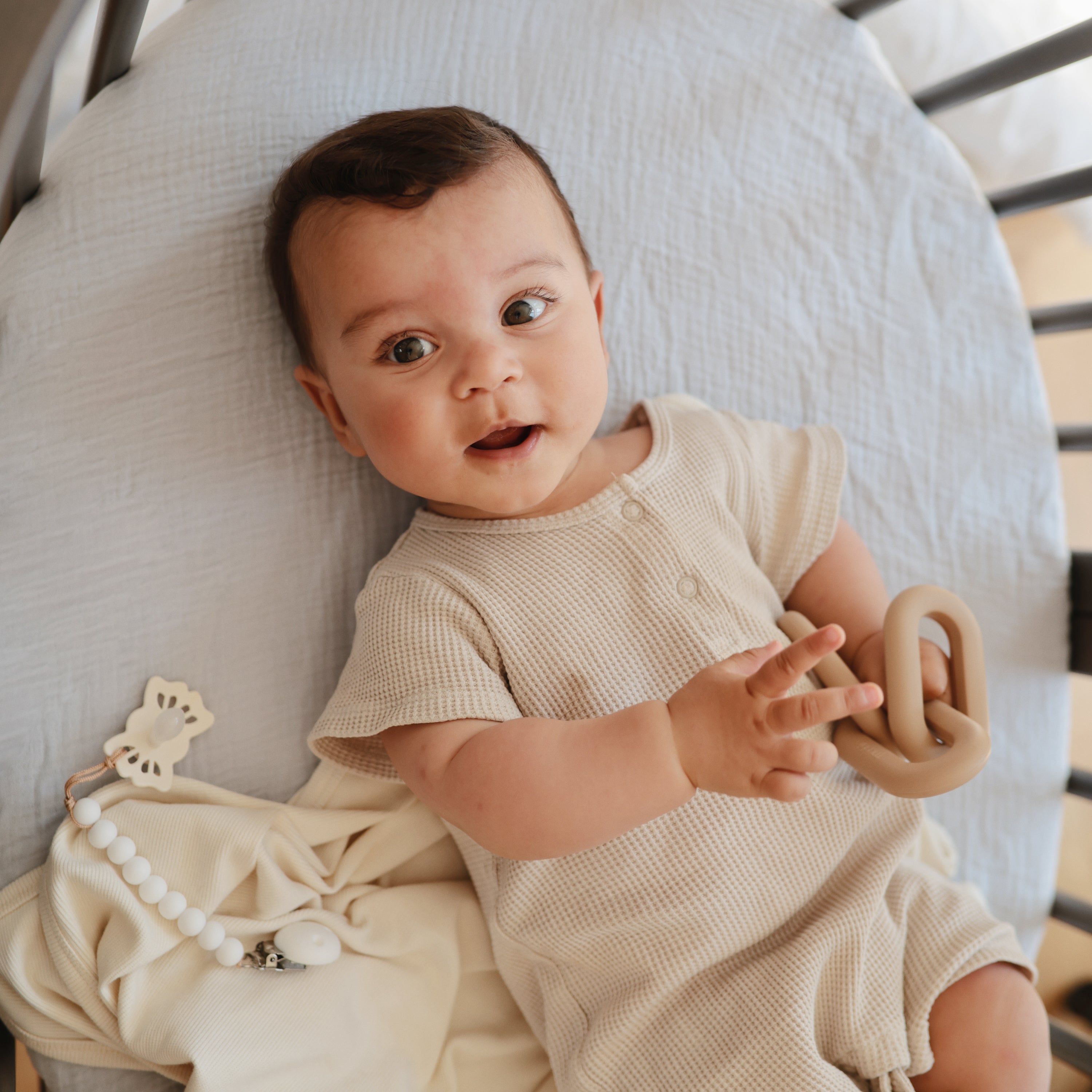 Silicone Pacifier Clip | Hera - Tenth & Pine - Pacifier Clip - Tradewinds