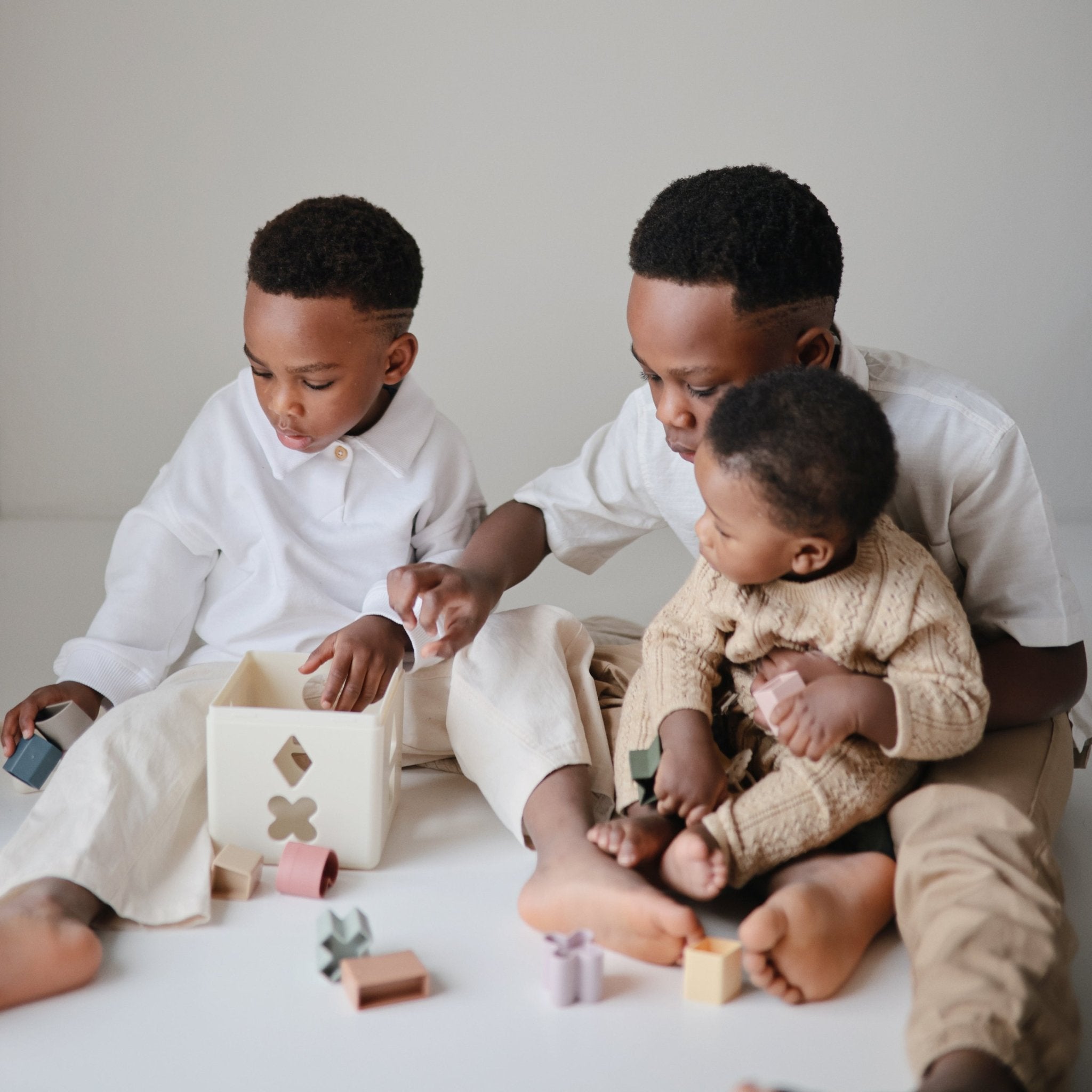 Shape Sorting Box - Tenth & Pine - toys -