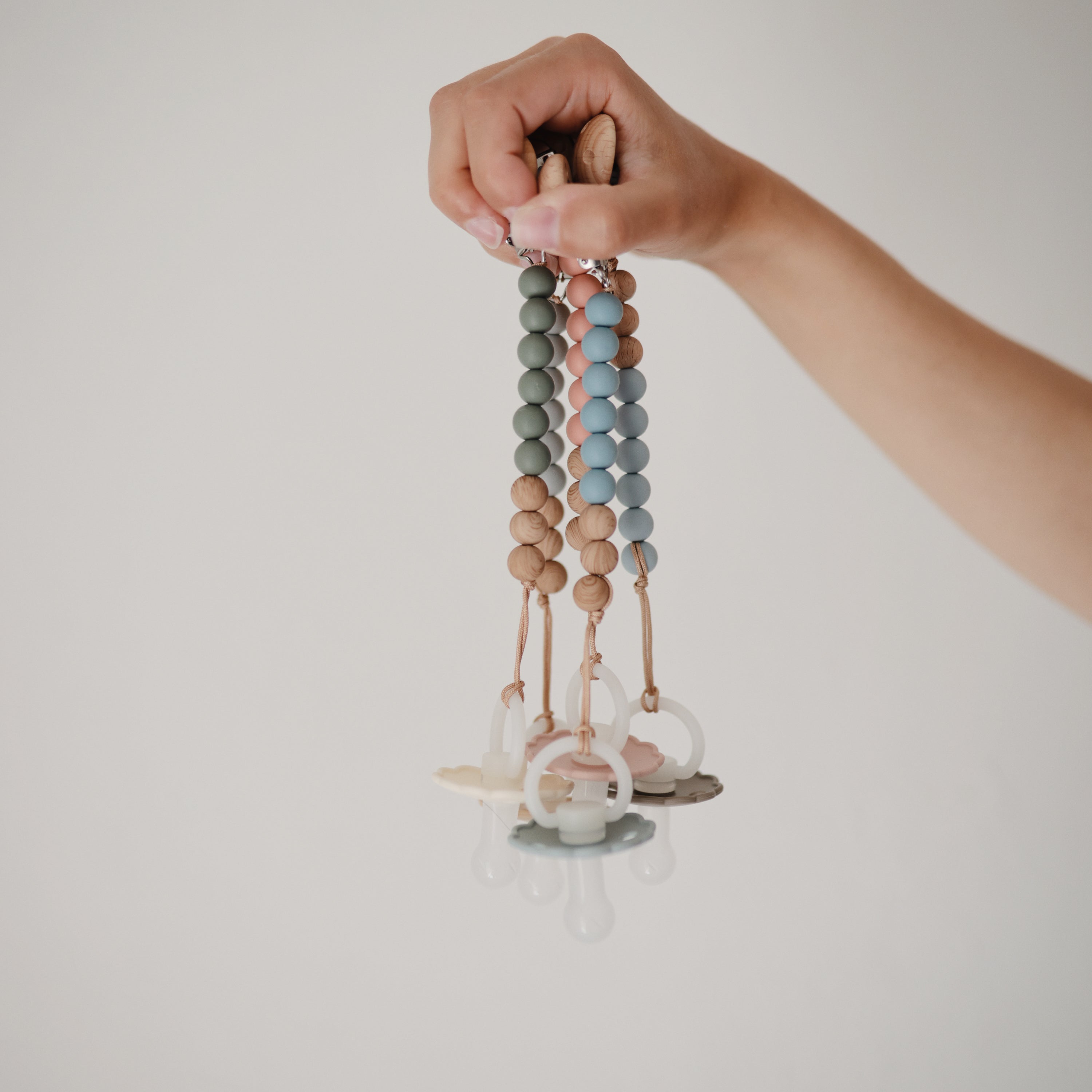 Silicone Pacifier Clip | Eva - Tenth & Pine - Pacifier Clip - Black