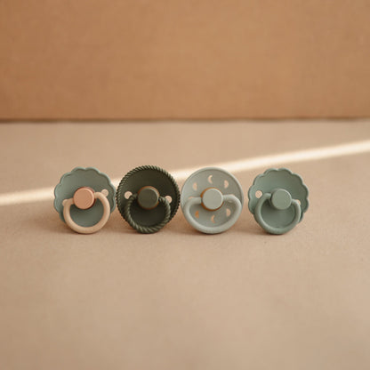 FRIGG Daisy Natural Rubber Pacifier 2 - Pack - Tenth &amp; Pine - FRIGG PACIFIERS - 6 - 18 months - Pink Cream/Poppy