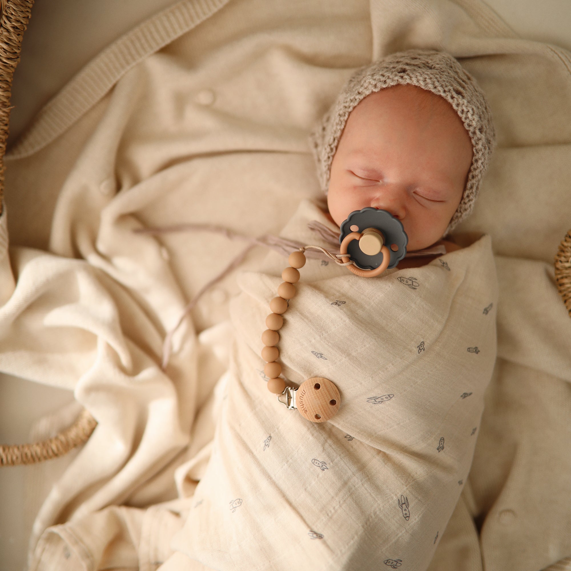 FRIGG Daisy Natural Rubber Pacifier 2 - Pack - Tenth &amp; Pine - FRIGG PACIFIERS - 6 - 18 months - Pink Cream/Poppy