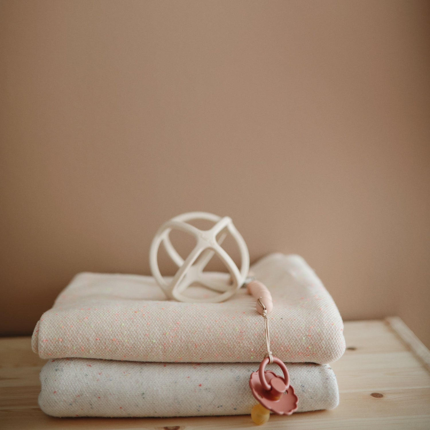 Silicone Pacifier Clip | Hera - Tenth &amp; Pine - Pacifier Clip - Tradewinds