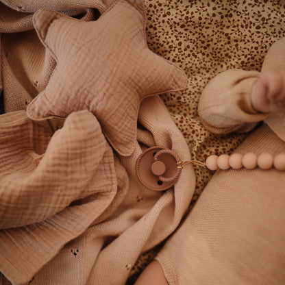 Silicone Pacifier Clip | Hera - Tenth &amp; Pine - Pacifier Clip - Tradewinds