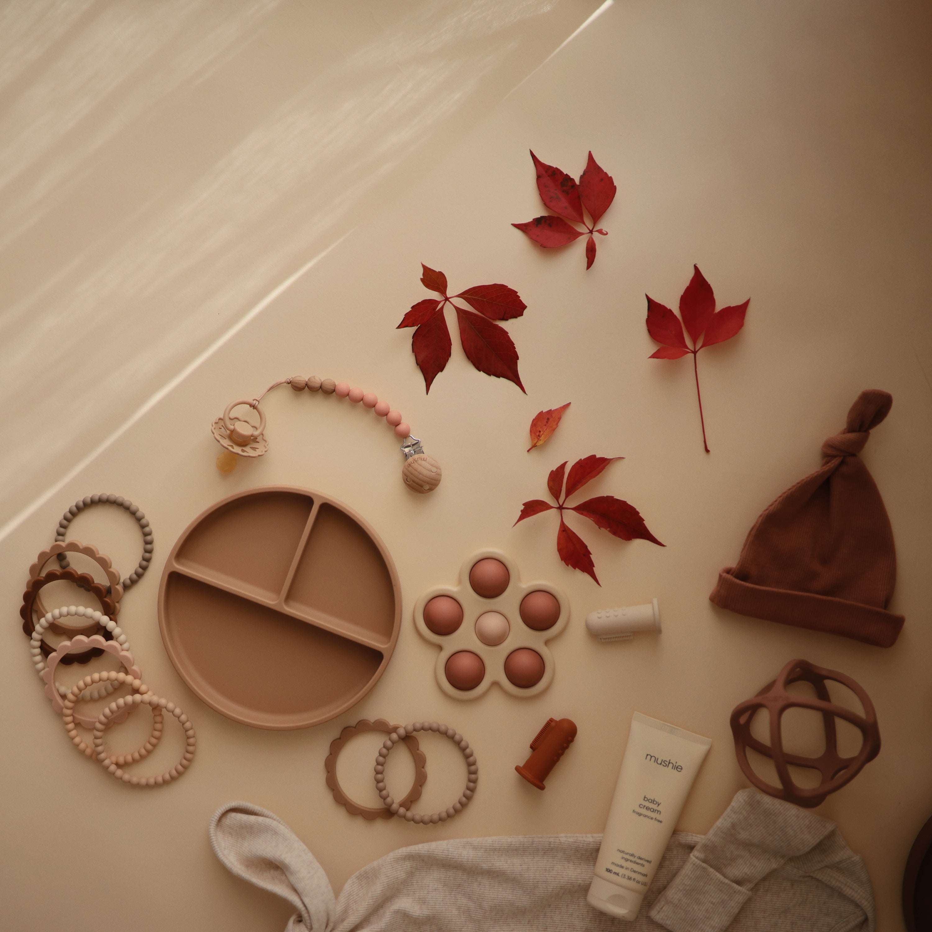 FRIGG Andersen Fairytale Natural Rubber Pacifier 2 - Pack - Tenth &amp; Pine - FRIGG PACIFIERS - 6 - 18 months - Twilight Mauve/Primrose