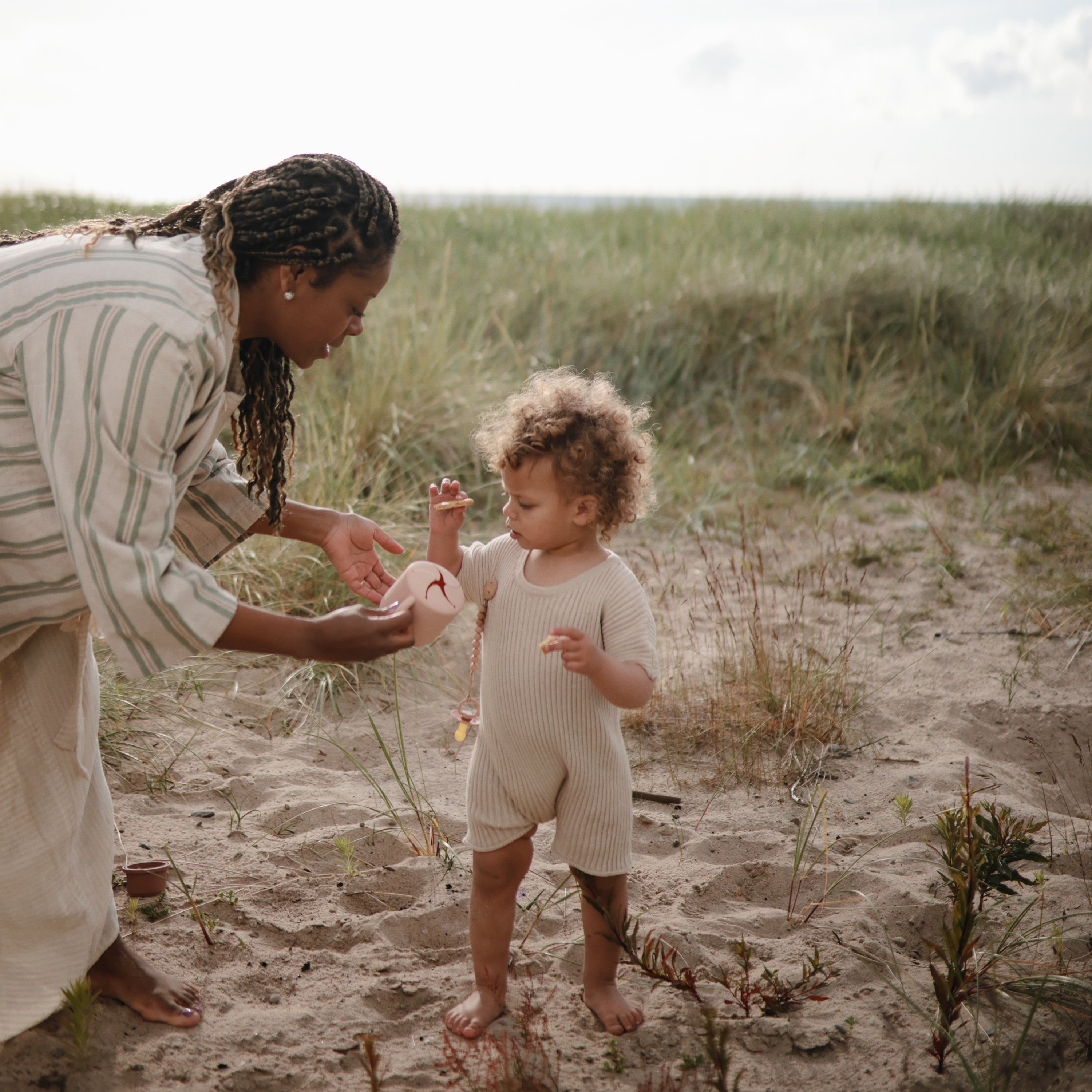 Silicone Pacifier Clip | Eva - Tenth &amp; Pine - Pacifier Clip - Black