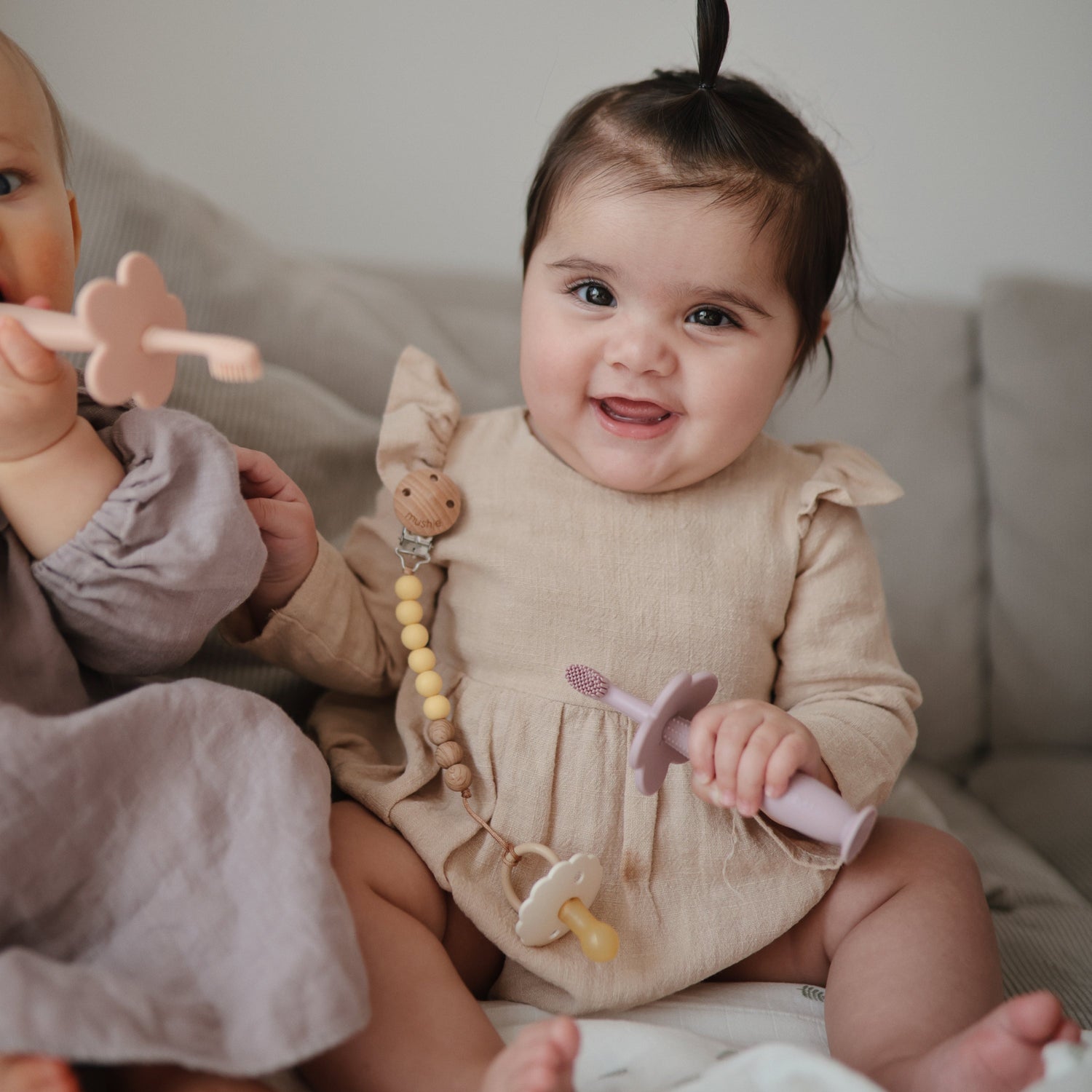 Silicone Pacifier Clip | Eva - Tenth &amp; Pine - Pacifier Clip - Black