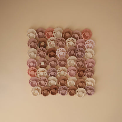FRIGG Andersen Fairytale Natural Rubber Pacifier 2 - Pack - Tenth &amp; Pine - FRIGG PACIFIERS - 6 - 18 months - Twilight Mauve/Primrose