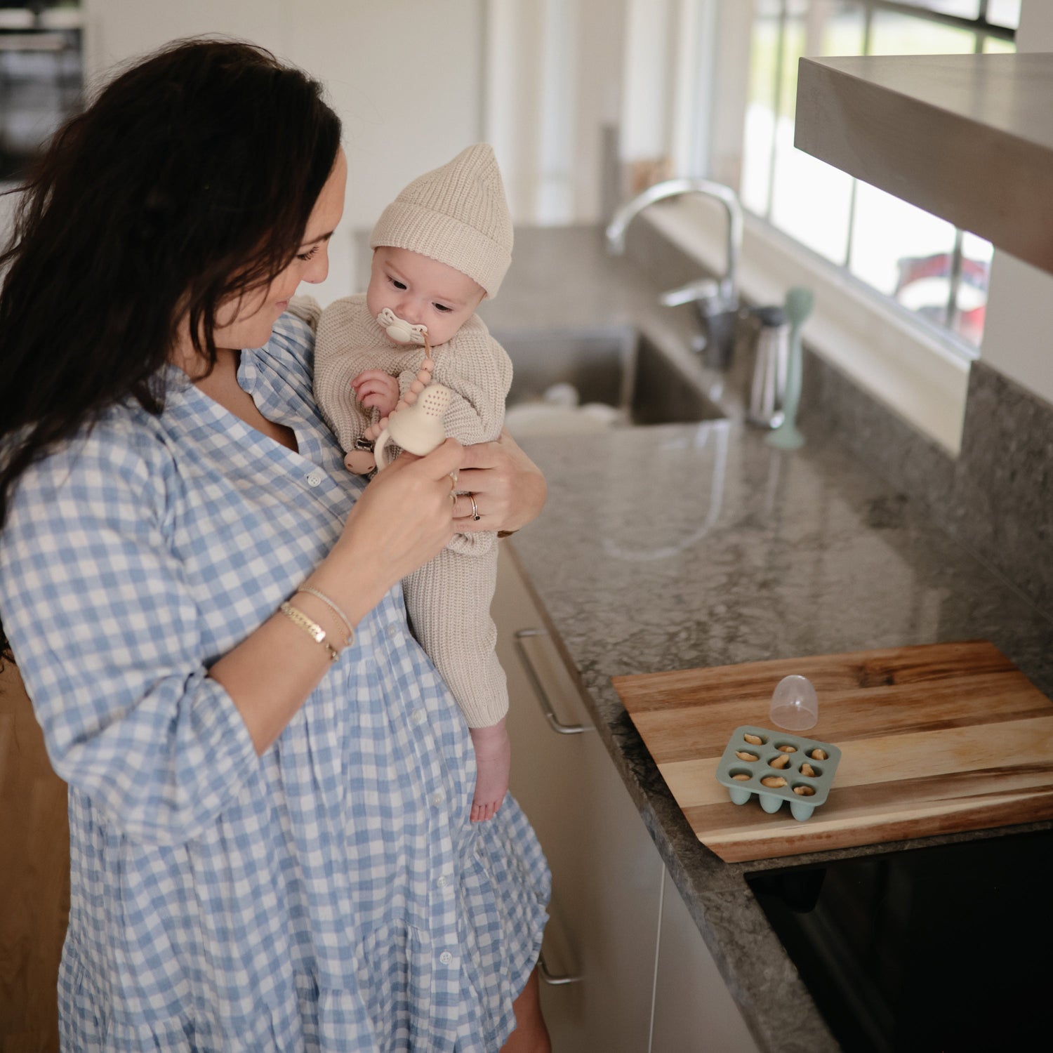 FRIGG Butterfly Anatomical Silicone Pacifier 2-Pack (0-6 Months)