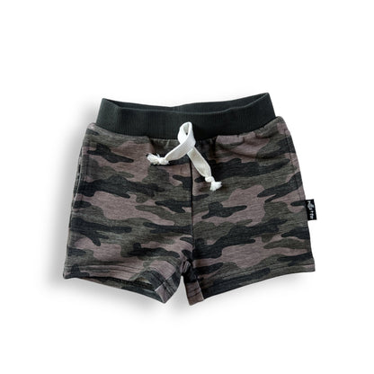 BAMBOO JOGGER SHORTS - Chris Camo - Tenth &amp; Pine - jogger shorts - 0/6M