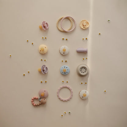 Silicone Pacifier Clip | Eva - Tenth &amp; Pine - Pacifier Clip - Black