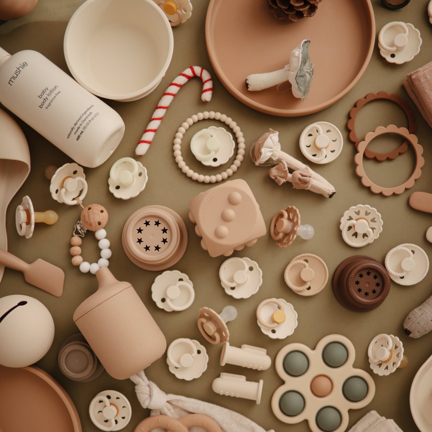 FRIGG Andersen Fairytale Natural Rubber Pacifier 2 - Pack - Tenth &amp; Pine - FRIGG PACIFIERS - 6 - 18 months - Twilight Mauve/Primrose