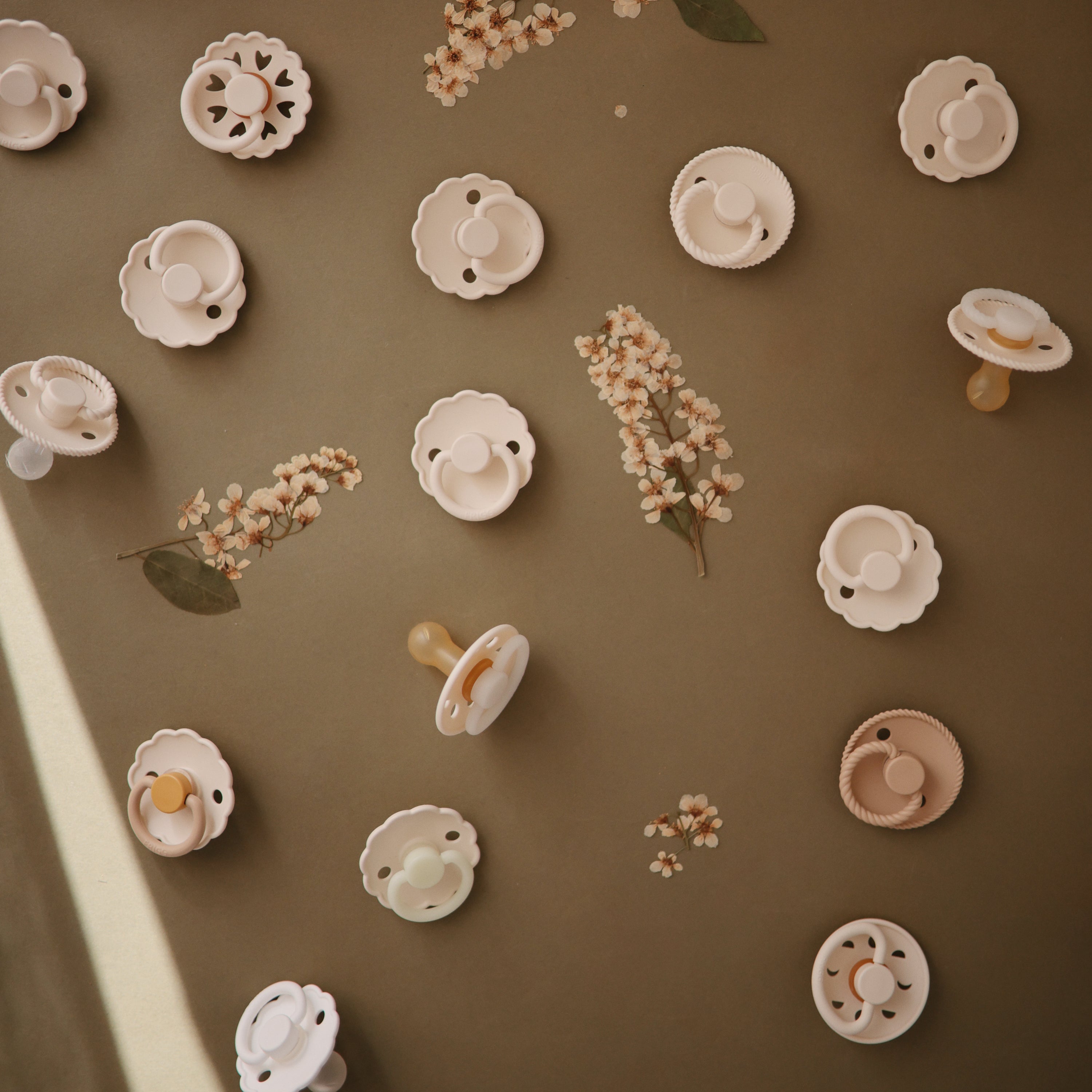 FRIGG Rope Natural Rubber Pacifier 2 - Pack - Tenth &amp; Pine - FRIGG PACIFIERS - 6 - 18 months - Cream/Green Tea