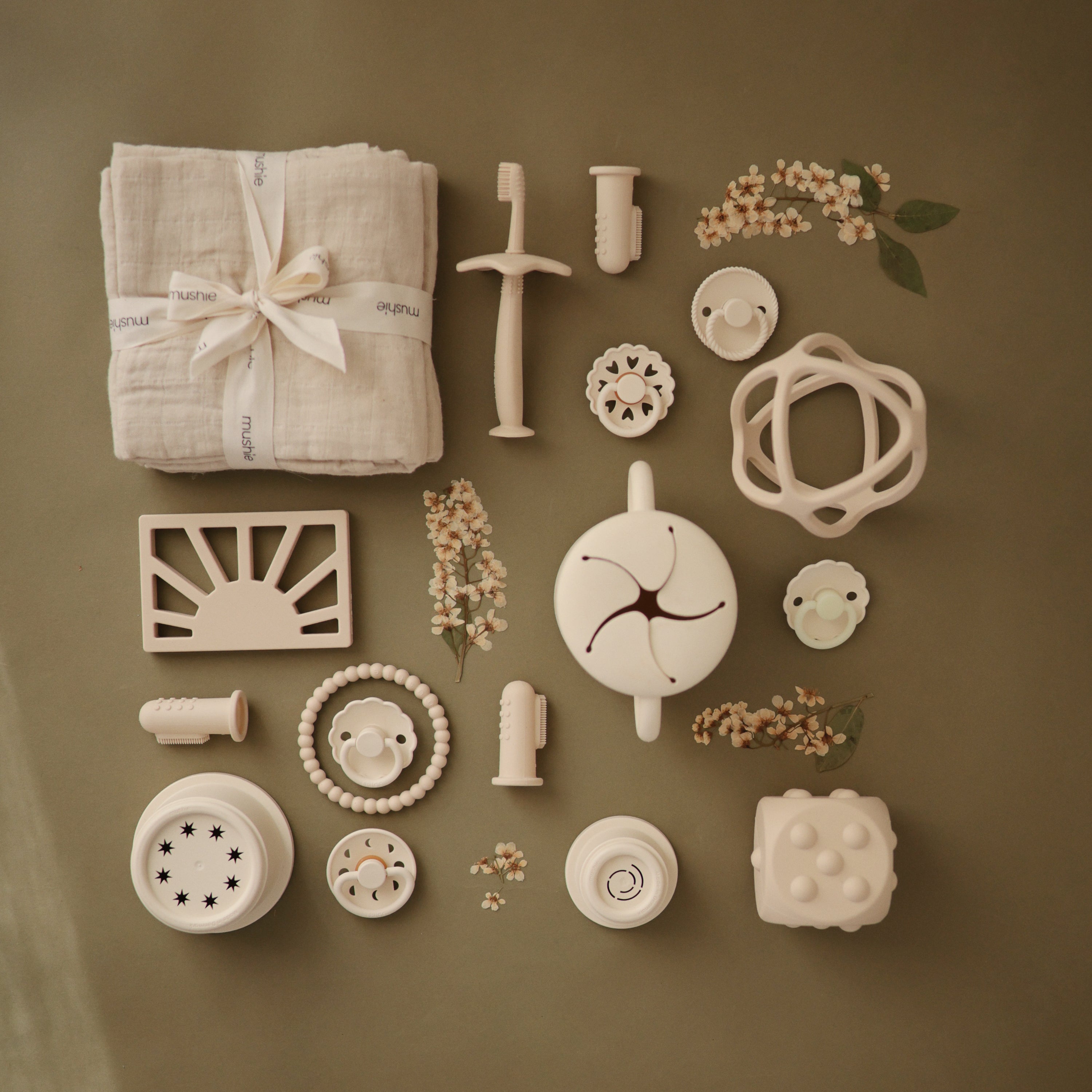 FRIGG Moon Silicone Pacifier 2 - Pack - Tenth &amp; Pine - FRIGG PACIFIERS - 6 - 18 months - Soft Lilac/Daffodil