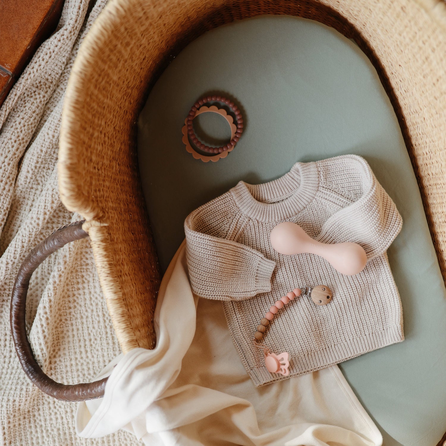 Silicone Pacifier Clip | Eva - Tenth &amp; Pine - Pacifier Clip - Black