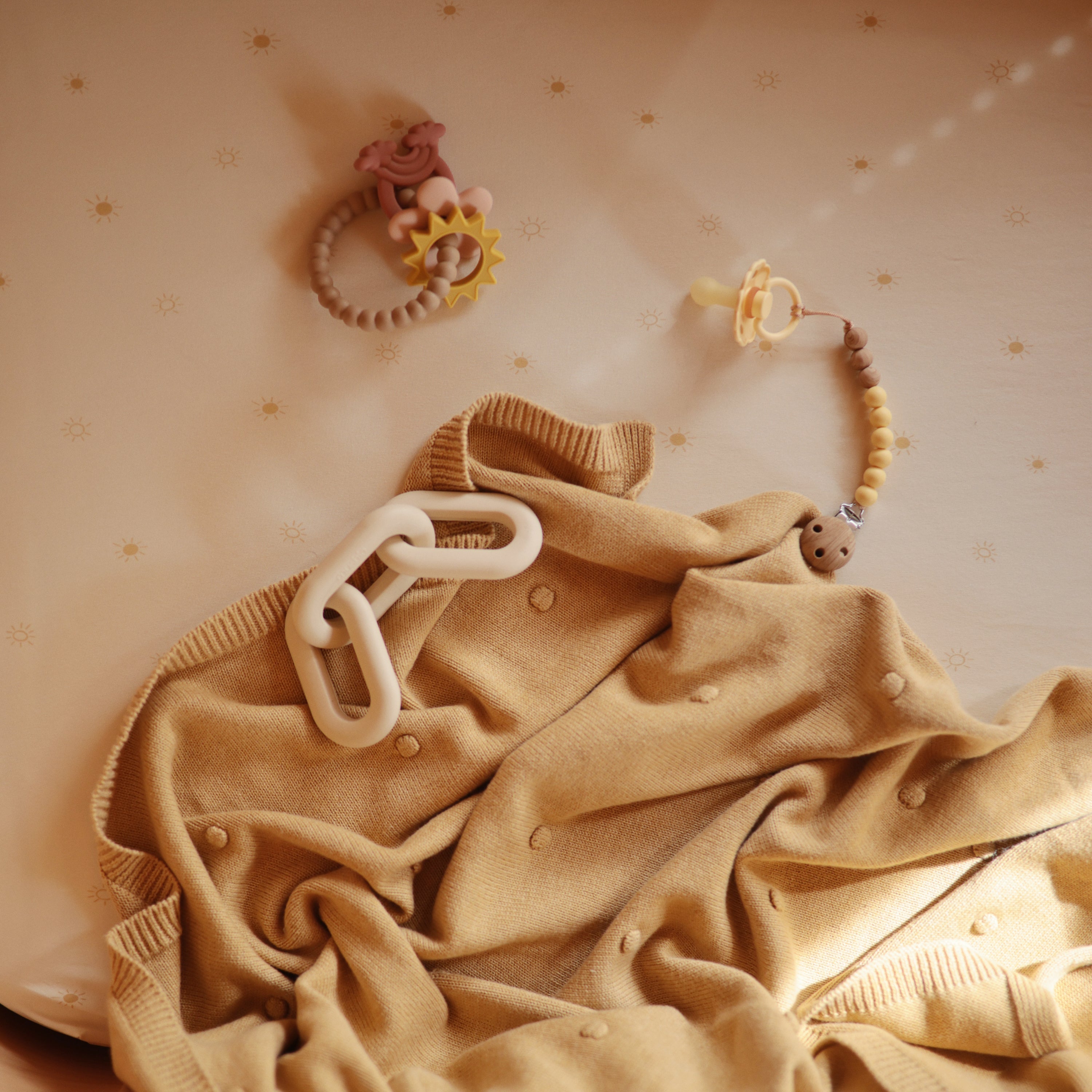 Silicone Pacifier Clip | Eva - Tenth &amp; Pine - Pacifier Clip - Black