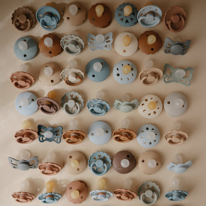 FRIGG Andersen Fairytale Natural Rubber Pacifier 2 - Pack - Tenth &amp; Pine - FRIGG PACIFIERS - 6 - 18 months - Twilight Mauve/Primrose