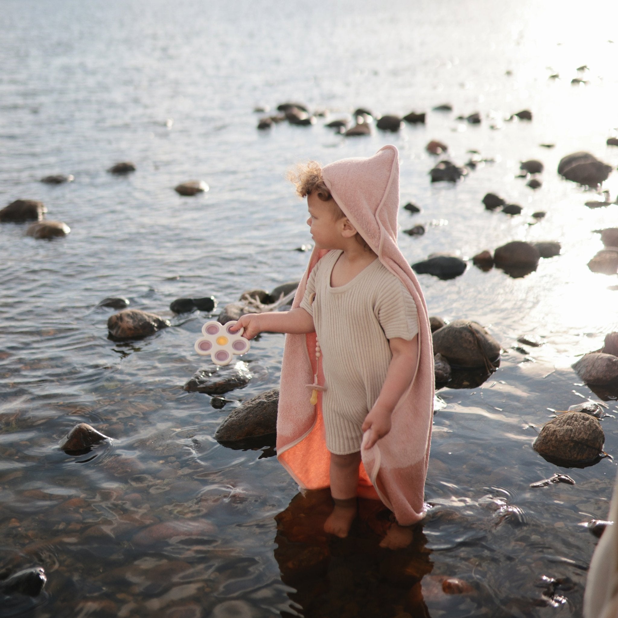 Flower Press Toy - Tenth &amp; Pine - Press Toy - Dried Thyme/Natural/Shifting Sand