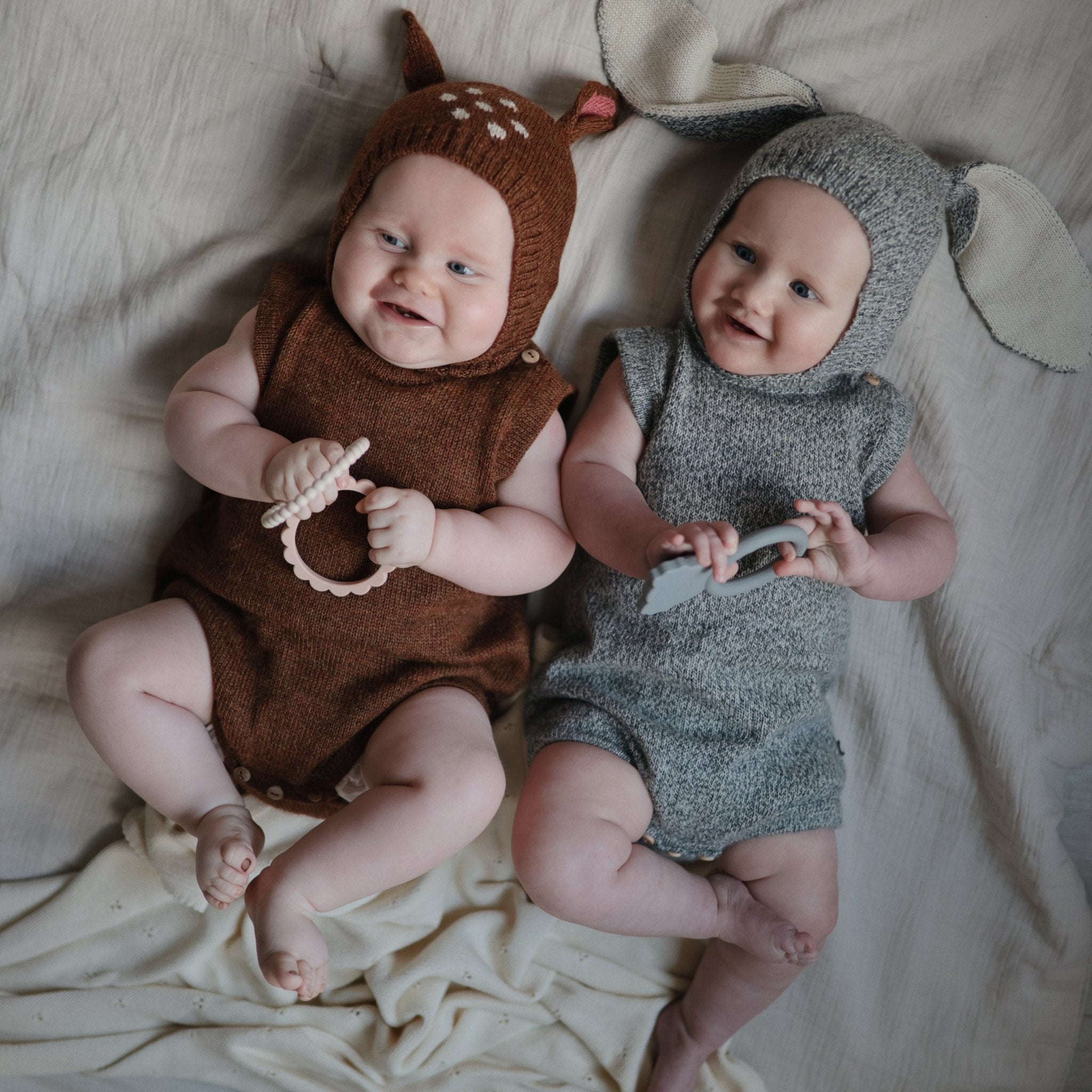 Flower Teether Bracelet - Tenth &amp; Pine - teether - Cambridge Blue/Clementine/Natural