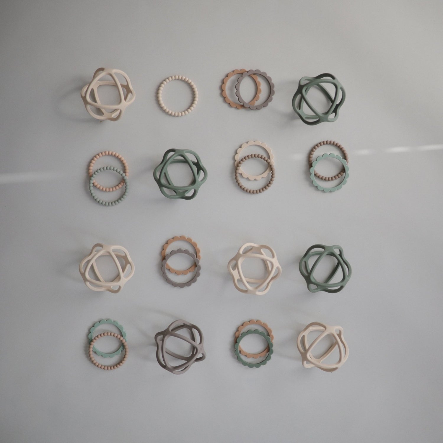 Flower Teether Bracelet - Tenth &amp; Pine - teether - Cambridge Blue/Clementine/Natural