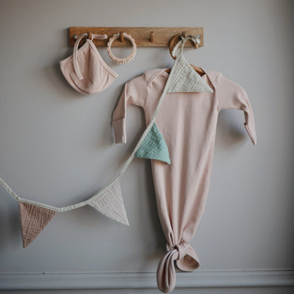 Flower Teether Bracelet - Tenth &amp; Pine - teether - Cambridge Blue/Clementine/Natural