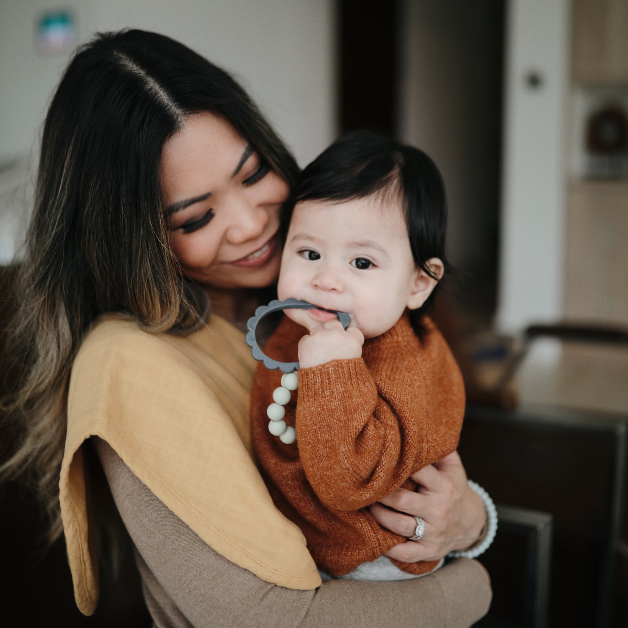 Flower Teether Bracelet - Tenth &amp; Pine - teether - Cambridge Blue/Clementine/Natural