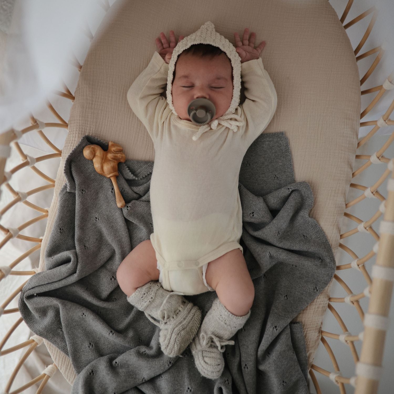 FRIGG Natural Rubber 6 - Pack - Tenth &amp; Pine - FRIGG PACIFIERS - 6 - 18 Months - Endless Sea