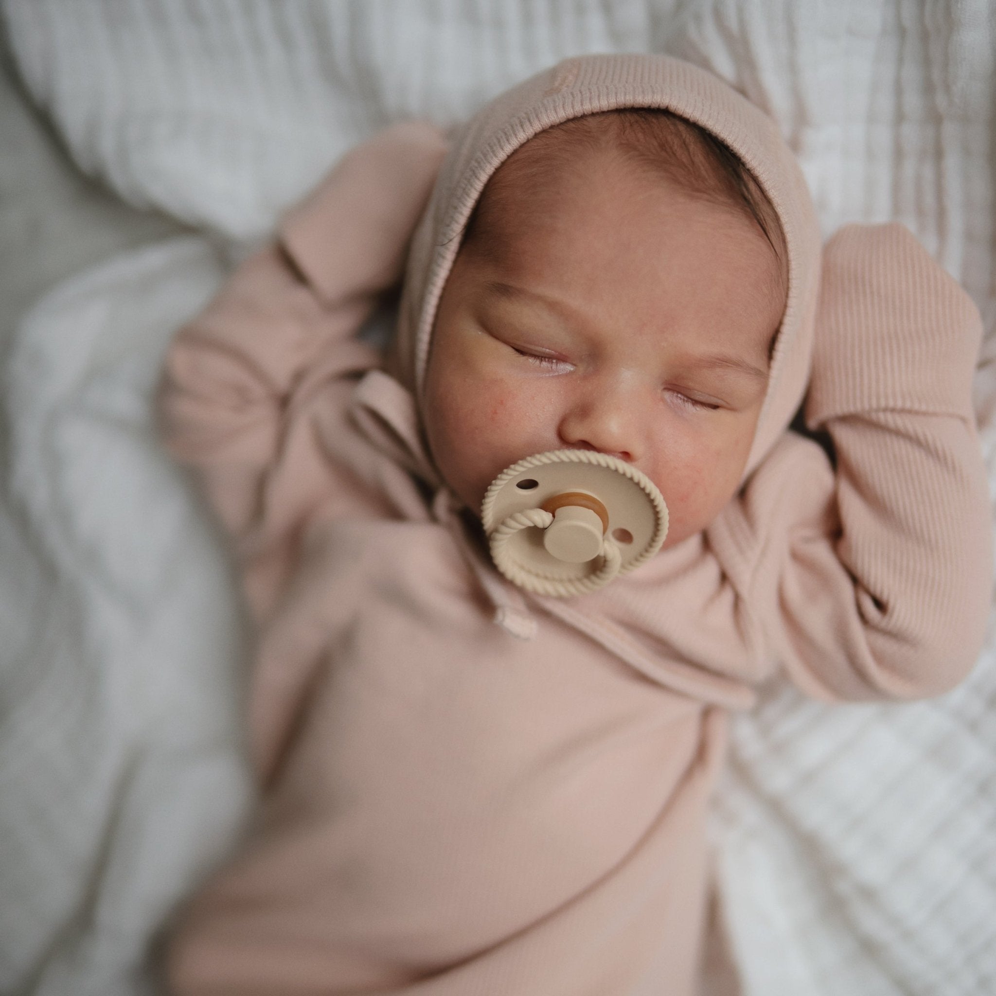 FRIGG Natural Rubber 6 - Pack - Tenth &amp; Pine - FRIGG PACIFIERS - 6 - 18 Months - Endless Sea