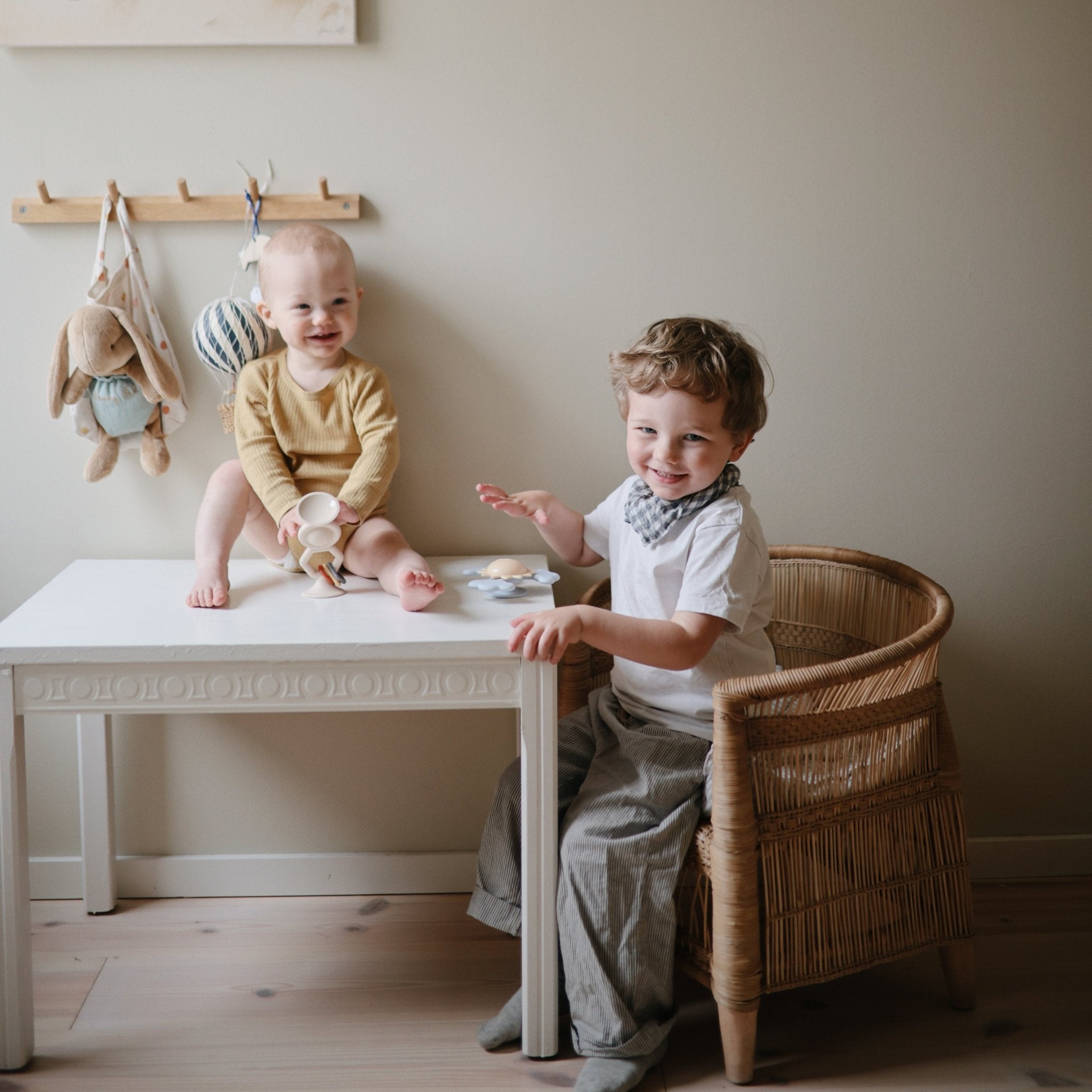 HexaPop Suction Toy - Tenth &amp; Pine - toys - Shifting Sand