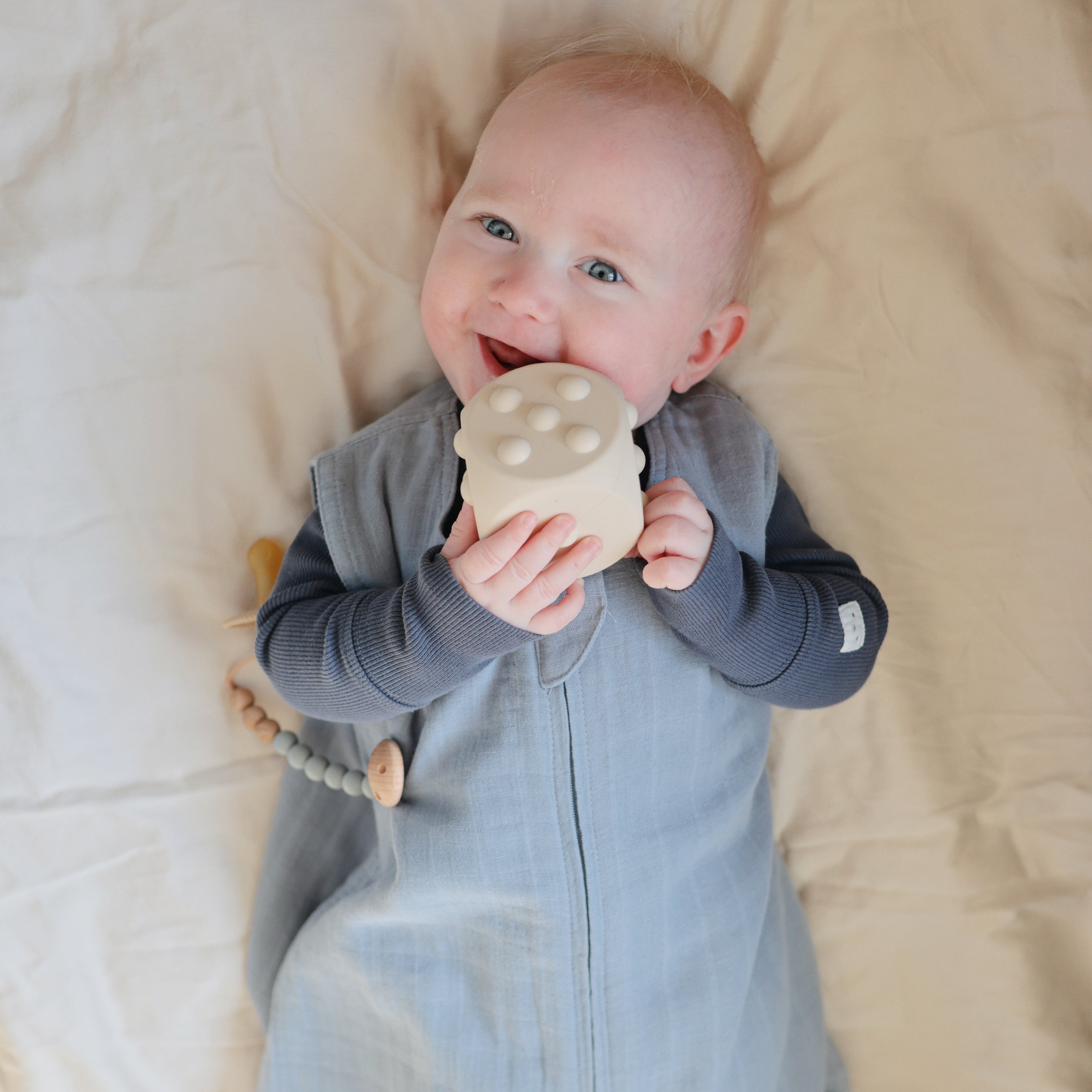 Silicone Pacifier Clip | Eva - Tenth &amp; Pine - Pacifier Clip - Black