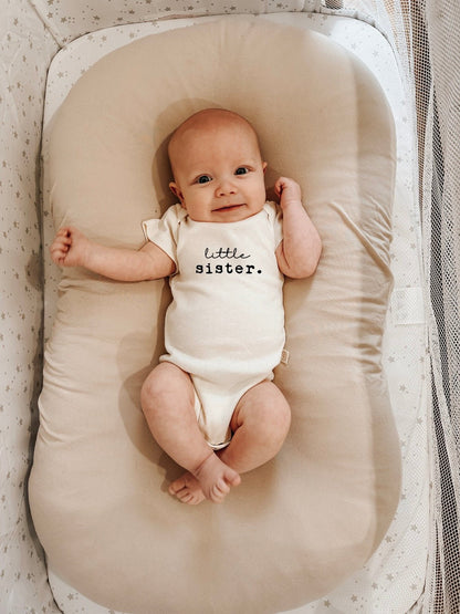 Little Sister Organic Cotton Short Sleeve Baby Bodysuit - Tenth &amp; Pine - Short Sleeve Onesie - 0 - 3M - Tenth &amp; Pine