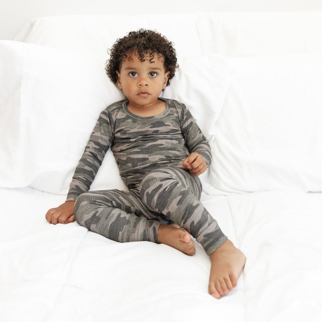 LONG SLEEVE 2 PIECE SETS - Chris Camo Ribbed - Tenth &amp; Pine - Bamboo 2 Piece PJ - RIB - 12/18m