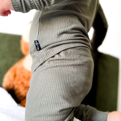 LONG SLEEVE 2 PIECE SETS - Moss Ribbed - Tenth &amp; Pine - Bamboo 2 Piece PJ - RIB - 12/18m