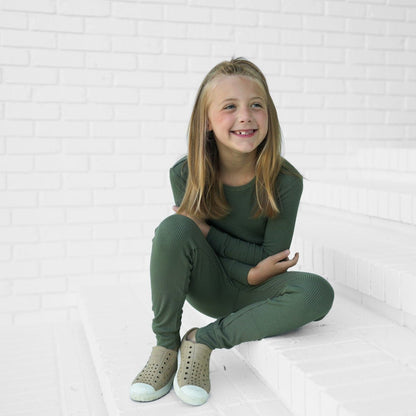 LONG SLEEVE 2 PIECE SETS - Moss Ribbed - Tenth &amp; Pine - Bamboo 2 Piece PJ - RIB - 12/18m