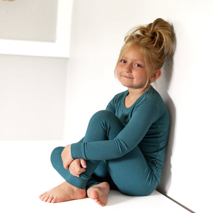 LONG SLEEVE 2 PIECE SETS - Peacock Ribbed - Tenth &amp; Pine - Bamboo 2 Piece PJ - RIB - 12/18m