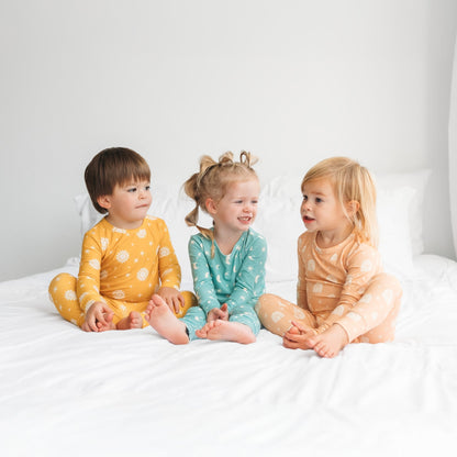 LONG SLEEVE 2 PIECE SETS - Rainbow Ribbed - Tenth &amp; Pine - Bamboo 2 Piece PJ - RIB - 12/18m